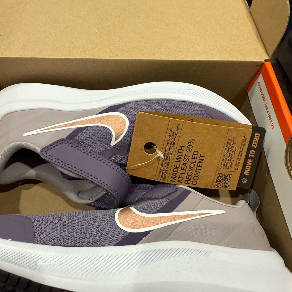 Nike Kids Sneakers in Purple and White